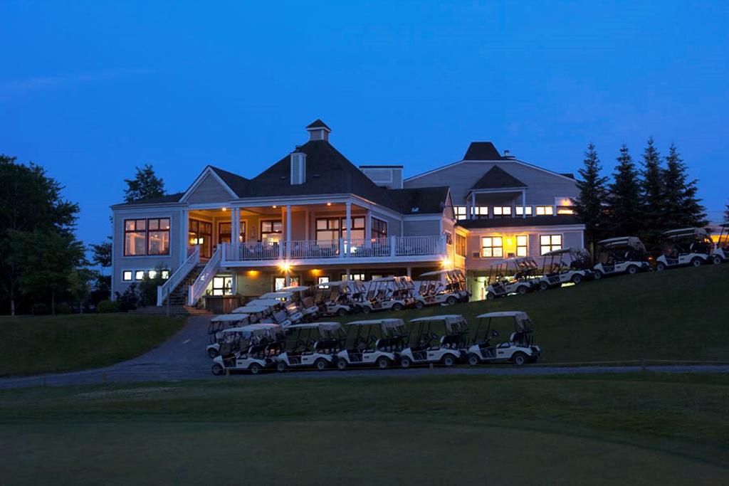 Manoir Des Sables Hotel & Golf Magog Exterior foto
