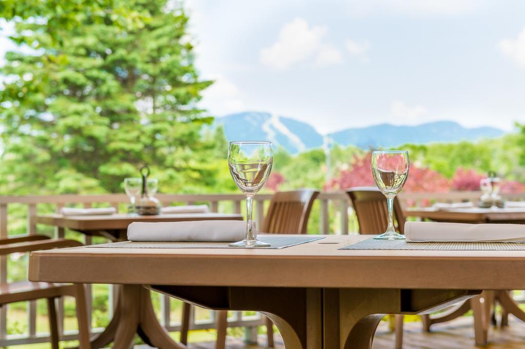 Manoir Des Sables Hotel & Golf Magog Exterior foto